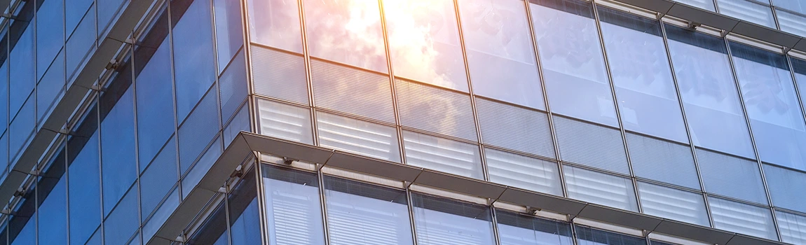 UV-Resistant Glass Experts in Oak Ridge, FL